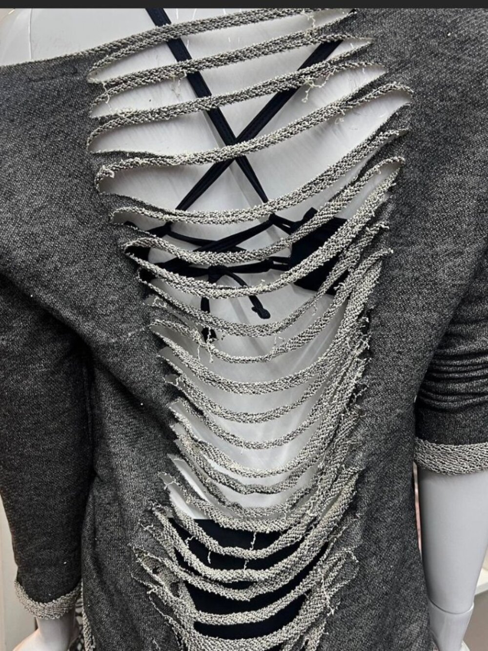 Shredded back top - Picture 2 of 2
